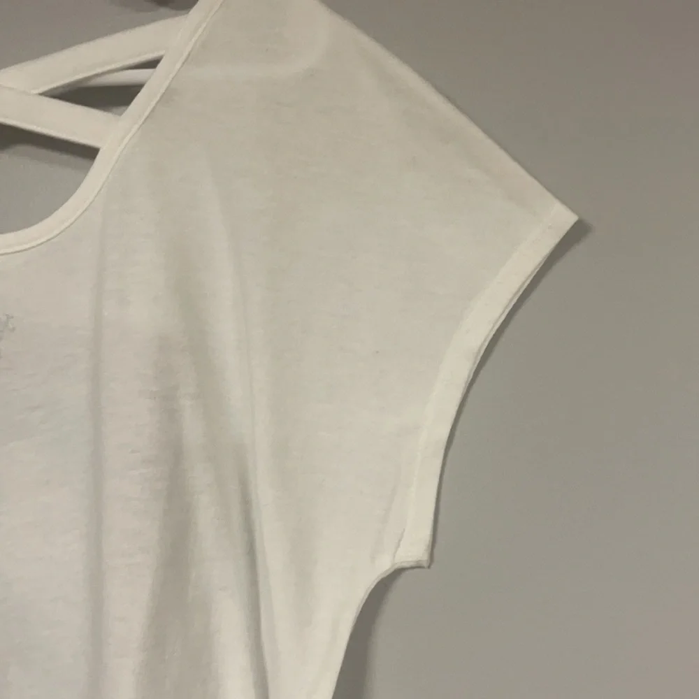 Girl's Large, Justice white graphic Tee, Peace happiness love, NWOT, Glitter